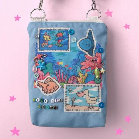 Diy Bag Ideas, Bag Decorating Ideas, Bag With Buttons, Fish Bag, Mini Aquarium, Cute Sewing Projects, Star Beads, Bag Decoration, Handmade Market