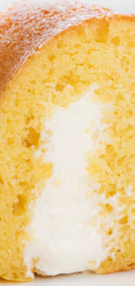 Twinkie Cream Filling Recipe, Twinkie Bundt Cake Recipe, Twinky Cake Recipe, Twinkie Bundt Cake, Twinkie Filling Recipe, Filled Bundt Cake Recipes, Twinkie Filling, Twinkie Cake Recipe, Moist Bundt Cake