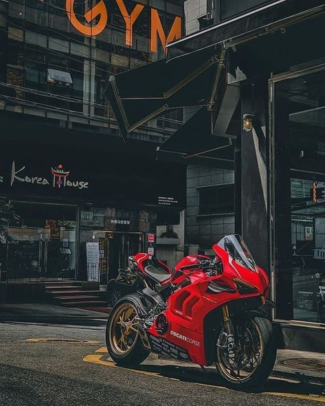 Ducati Motorbike, Xe Ducati, Red Motorcycle, Super Bike, Dream Bike, Ducati Panigale, Sport Bike, Sports Bikes Motorcycles, Super Bikes