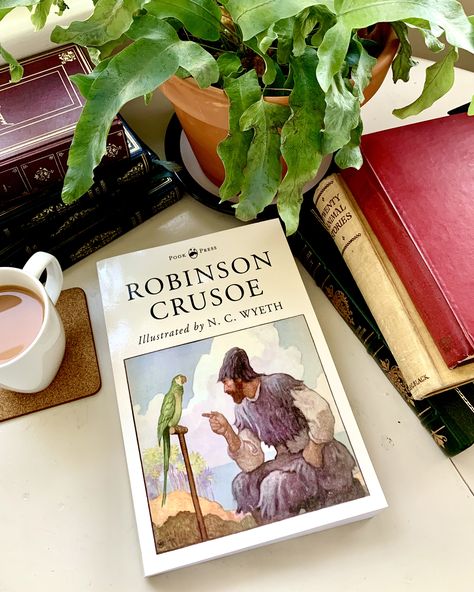 Robinson Crusoe Book, Robinson Crusoe Book Cover, Robinson Crusoe Aesthetic, Halloween Lunch Box, Daniel Defoe, Magazine Contents, Book Cover Design Inspiration, Robinson Crusoe, Adventure Novels