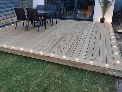 Decking Ideas Garden Small Backyards, Garden Decking Lighting Ideas, Garden Furniture Layout Ideas, Decking Decor Ideas, Coloured Decking Ideas, Decking Layout Ideas, Small Decking Area Ideas, Decking Corner Ideas, Cheap Decking Ideas