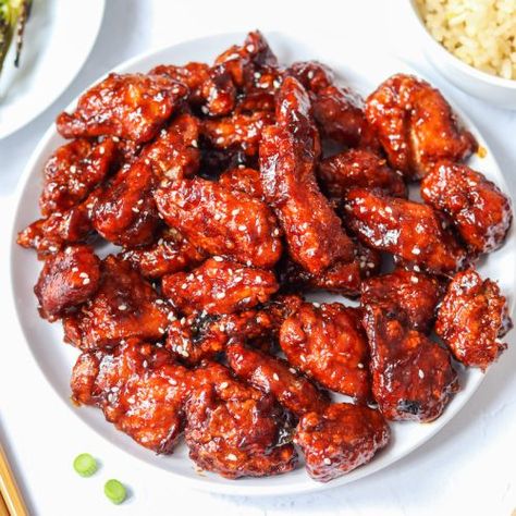 Sticky Honey Chilli Chicken Recipe - My Morning Mocha Honey Chilli Chicken Recipes, Fried Chicken Marinade, Honey Chilli Chicken, Chinese Fakeaway, Chilli Chicken Recipe, Fakeaway Recipes, Homemade Chinese, Chinese Cooking Recipes, Chilli Chicken