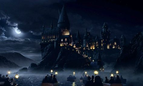 Harry Potter Pc, Quiz Harry Potter, Harry Potter Wallpaper Backgrounds, Harry Potter Movie Night, Harry Potter Background, Harry Potter Scene, Harry Potter Halloween, The Sorcerer's Stone, Hogwarts Castle