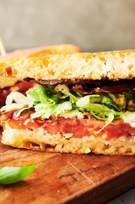 Blt Sandwich Recipes, Crispy Pancetta, Ciabatta Roll, Romaine Salad, Toast In The Oven, Blt Sandwich, Tomato Sandwich, Sandwiches For Lunch, Quick Meal