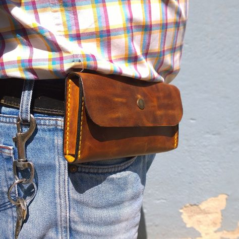 Shop my sale: 30% off. #tomaleatherthing #etsyfinds #etsy #etsygifts #etsysale #etsycoupon #shopsmall #beltholster #beltcase #phonecase #phonepouch #phoneholder #cellphoneholster #smartphoneholster https://etsy.me/3PlXr9q Leather Phone Holder For Belt, Leather Cell Phone Case Pattern, Diy Leather Phone Pouch, Leather Cell Phone Holster, Leatherwork Projects, Leather Phone Case Handmade, Brown Leather Journal, Earphone Holder, Leather Cell Phone Cases