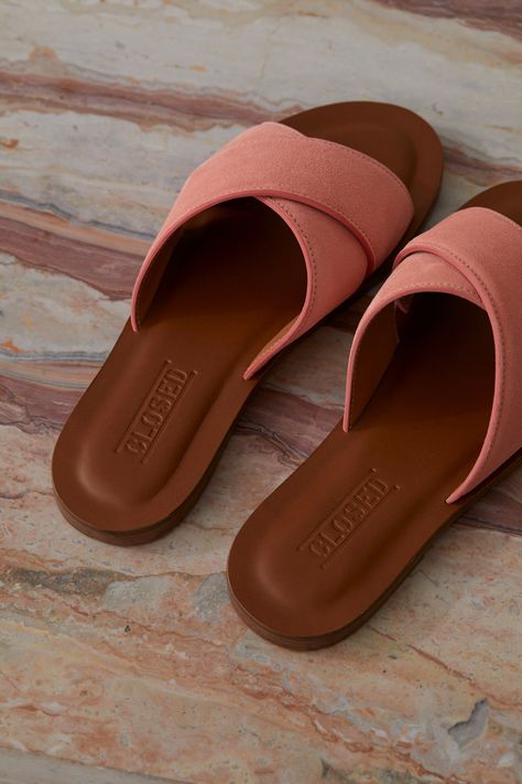 Female Slide Slippers, Female Sandals Casual, Female Footwear Slippers, Ladies Palm Slippers, Female Palm Slippers, Female Shoes Flats, Female Palm Slippers Design, Chapal For Women, Palm Slippers For Ladies