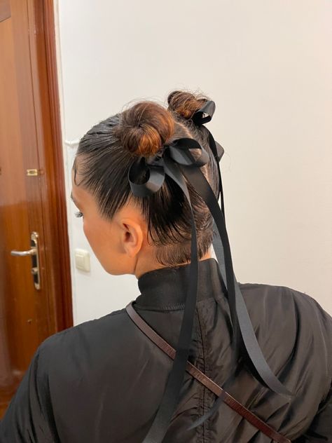 Space buns and bows inspo hair inspo hairstyle inspo Bow Space Buns, Space Buns Short Curly Hair, Space Buns With Ribbons, Space Buns With Bows, Space Buns Aesthetic, Space Buns Hairstyles, Space Buns Tutorial, Space Bun Hairstyles, Two Buns Hairstyle