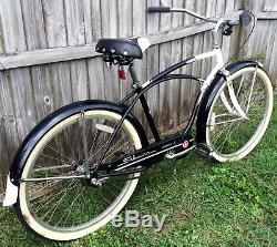 Vintage Schwinn Beach Cruiser Bicycle 80's Chicago Bike 3 Speed Schwinn Vintage, Custom Beach Cruiser, Schwinn Cruiser, Schwinn Bicycles, Beach Cruiser Bicycle, Bike With Basket, Beach Cruiser Bikes, Cruiser Bicycle, Bicycle Maintenance