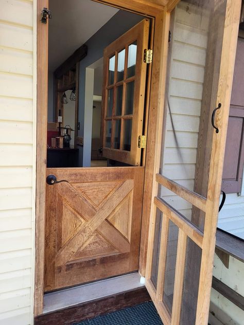 Diy Screen Door, Design Websites, Door Ideas, Diy Door, Screen Door, Decor Rustic, Rustic Home Decor, Wood Pallets, Design Interior