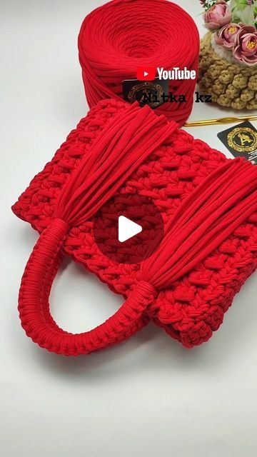 Yarn Bag Tutorial, Te Shirt, Yarn Bags, Yarn Tutorials, Bags Crochet, Rooftop Lounge, Yarn Bag, Bags Tutorial, T Shirt Yarn