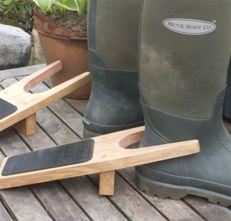 DIY Boot Remover - DIY projects for everyone! Boot Remover, Boot Holder, Boot Jack, Woodwork Ideas, Boot Storage, Book Boxes, Hunting Lodge, Boot Room, Wooden Projects