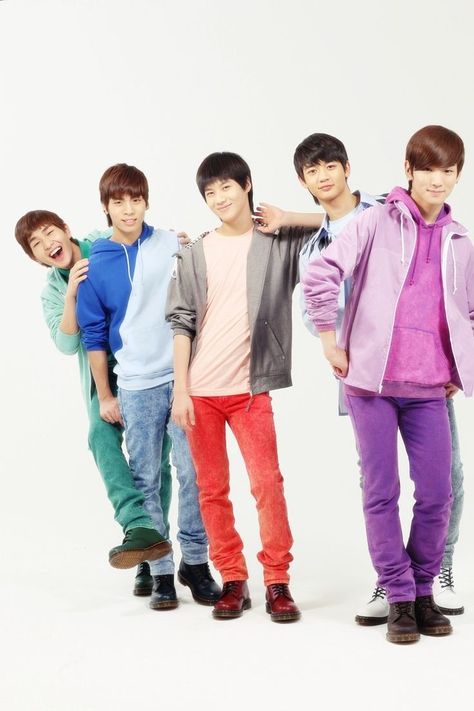 2009-01-Nanas B-SHINee Shinee World, Shinee Debut, Group Photos, Bb Cream, Happy Anniversary, Photo Magazine, Shinee, Boy Groups, Bomber Jacket