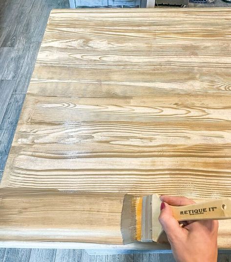 Laminate Countertops To Look Like Wood, Rewoodit Countertops, Rust Oleum Countertop Transformations, Retique It Liquid Wood Countertops, Diy Laminate Countertops, Painting Fake Wood, Painting Kitchen Counters, Countertop Redo, Countertop Decor Ideas