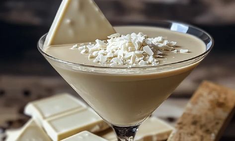 How to make the perfect White Chocolate Espresso Martini! A creamy, bold cocktail combining espresso and white chocolate for a luxurious treat White Chocolate Espresso Martini, White Chocolate Espresso, Chocolate Espresso Martini, Chocolate Liqueur, Chocolate Espresso, Espresso Martini, Chocolate Coffee, Liqueur, White Chocolate