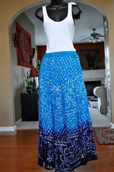 Bandhani skirt. Bandhani Skirt, Silk Dress Long, Asian Fashion, Dress Long, Silk Dress, Lace Skirt, Maxi Skirt, Long Dress, Silk