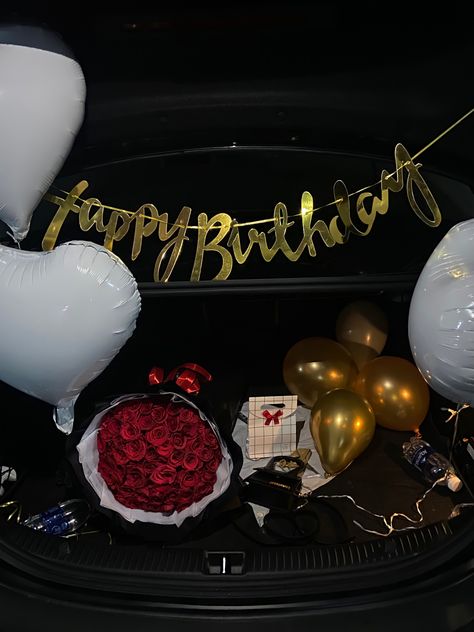 Decoration For Bf Birthday, Bday With Boyfriend, Midnight Surprise Birthday Ideas, Bday Surprise Ideas For Boyfriend, Car Bday Surprise, Happy Birthday Car Decorations, Happy Birthday Surprise Ideas Boyfriends, Birthday Trunk Decoration, Cake Idea For Boyfriend Birthday