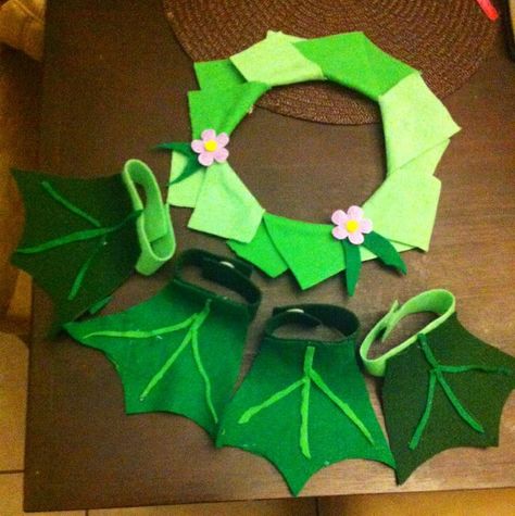 Instead of flippers???? Frog Costume Women, Diy Frog Costume, Frog Costume Kids, Cute Frog Costume, Frog Costume Diy, Princess And The Frog Costume, Honk Jr, Diy Frog, Karneval Diy