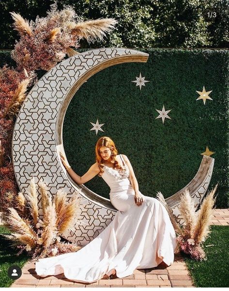 Moon Arch, Wedding Brainstorming, Celestial Wedding Theme, Ruangan Studio, Fake Wedding, Moon Wedding, Deco Studio, Celestial Wedding, Instagram White