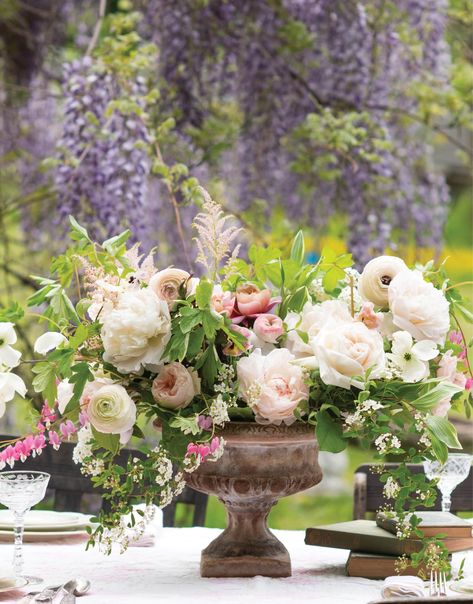 French Blooms: Floral Arrangements Inspired by Paris and Beyond by Sandra Sigman Founder of Les Fleurs French Floral Design, Party Tips, French Flowers, Hand Tied Bouquet, French Floral, Flower Care, Floral Shop, Wholesale Flowers, Garden Shop