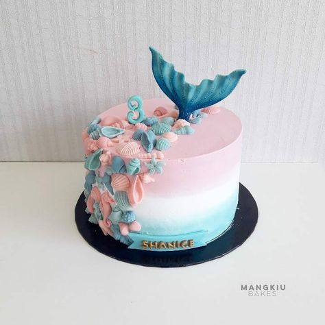 21st Birthday Pictures, Mermaid Tail Cake, Pink Mermaid Tail, Ocean Cakes, 6th Birthday Cakes, Mermaid Theme Birthday Party, Mermaid Birthday Cakes, Mermaid Barbie, 5th Birthday Party Ideas