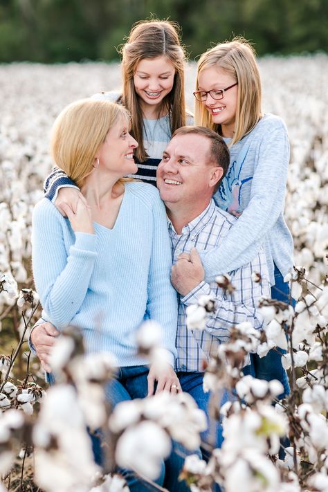 Cotton Field Photography Family, Cottonfield Family Pictures, Family Cotton Field Pictures, Cotton Field Photoshoot Family, Cotton Field Family Pictures Outfits, Cotton Field Family Pictures, Cotton Field Photoshoot, Cotton Field Photography, Field Pics