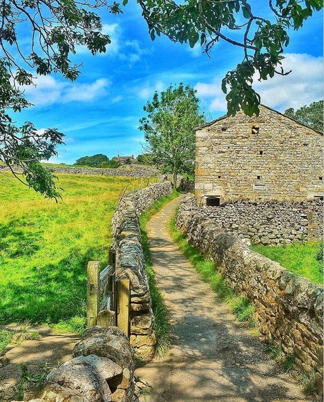 Grassington Yorkshire, Yorkshire Aesthetic, Yorkshire Landscape Photography, Yorkshire Moors Aesthetic, British Village, Yorkshire Dales Landscape, Yorkshire Wildlife Park, Thirsk Yorkshire, Northern England