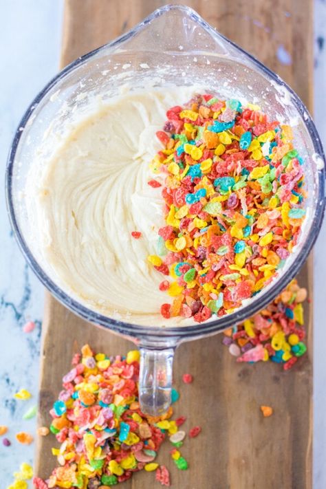 Fruity Pebble Cake - Layers of Flavor! - Kitchen Divas Fruity Pebbles Birthday Cake, Fruity Pebbles Cake Recipes, Cocoa Pebbles Cake, Homemade Fruity Pebbles, Fruity Pebble Cake, Fruity Pebbles Cake, Pebbles Cake, Fruity Pebble Cupcakes, Diy Ice Cream Cake