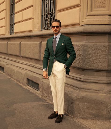 Green Suit Men, Green Suit Jacket, Pitti Uomo Street Style, Money Clothing, Saturday Outfit, Cream Suit, Green Tuxedo, Cream Pants, Classic Menswear