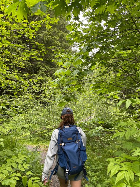 Nature Trip Aesthetic, Camping Inspo Pics, Backpacking Photos, Hiking Picture Ideas, Hike Aesthetic, Hiking Pics, Working Outside, Hiking Outfits, Camping Aesthetic