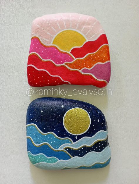 Girly Painted Rocks, Large Painted Rocks Ideas, Rock Painting Ideas Avocado, Rocking Painting Ideas, Rock Painting Patterns Ideas, Rock Ideas Painting, Rock Painting Ideas Sunset, Sunset Painted Rocks, Space Rock Painting