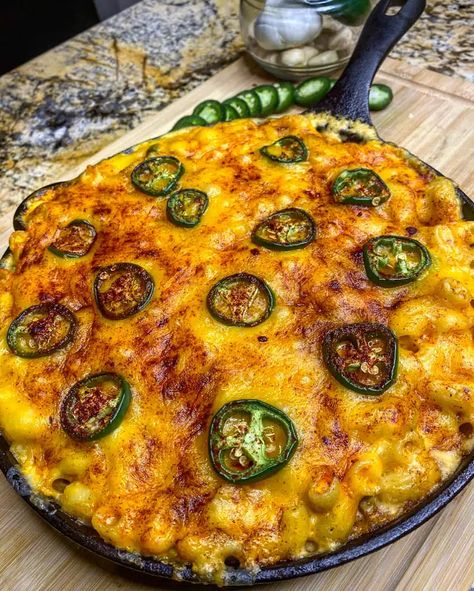 Jalapeño Mac And Cheese, Jalapeno Mac And Cheese, Bake Mac And Cheese, Smoked Jalapeno, Creamy Jalapeno, Making Mac And Cheese, Creamy Potato Salad, Best Mac And Cheese, Mac And Cheese Recipe