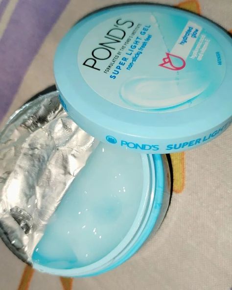 Pond's super light Gel ✨ . . NOn sticky Fresh feel💐 Comment Like Share 🤍👍🏻 #ponds #pondsmagicpowder #gel #treanding #viralreels #skincare #skinpreproutine #skincare #skin #skincaretips #girlspersonalcare #explorepage #forupage #suggestedposts #pondskim #nayka #online #unboxing #reels #insta Ponds Super Light Gel, Skin Prep, Ponds, Skin Care Tips, Vision Board, Birthday Gifts, Personal Care, Feelings, Skin