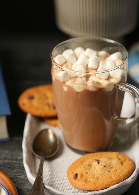 So cozy! This recipe for a single serving of hot chocolate is so easy to make, so you can have homemade hot chocolate anytime you want! Easy to scale up, too. Creamy, chocolatey, and the perfect level of sweetness, we love this hot chocolate recipe! Single Serve Hot Chocolate, Hot Chocolate For One, Mug Of Hot Chocolate, Hot Chocolate Recipe, Homemade Hot Chocolate, Chocolate Recipe, Hot Chocolate Recipes, Single Serving, Single Serve