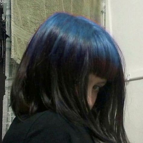 Blue Roots Black Hair, Y2k Hair, Pretty Hair Color, Dye My Hair, Hair Reference, Hair Inspiration Color, Roots Hair, Hair Inspo Color, Grunge Hair