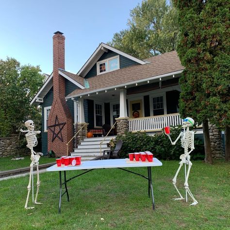 Halloween Beer Pong, Office Halloween, Halloween Menu, Halloween Board, Halloween Office, Halloween Skeleton Decorations, Holiday Decor Halloween, Frat Parties, Skeleton Decorations