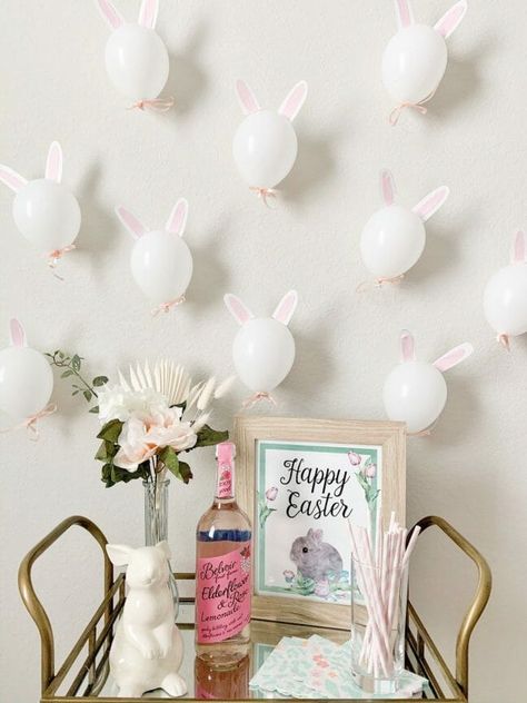 40+ Cute and Simple DIY Easter Decorations Easter Floral Centerpieces, Bunny Balloons, Bunny Birthday Theme, Easter Centerpieces Diy, Easter Egg Garland, Diy Bunny, Bunny Birthday Party, Candy Easter Basket, Easter Backdrops