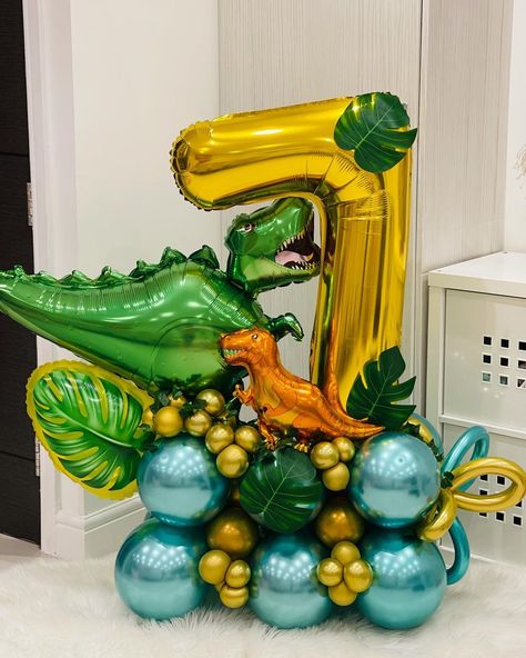 Alessia’s Balloons🎈🌺 on Instagram: “Rooooooarrrrrrr 🦖 Dinosaur balloon bouquet.” Dinosaur Balloon Bouquet, Dino Party Decorations, Balloon Pillars, Balloon Business, Dinosaur Balloons, Girls Birthday Party Decorations, Kids Birthday Party Decoration, Balloon Display, Instagram Luxury