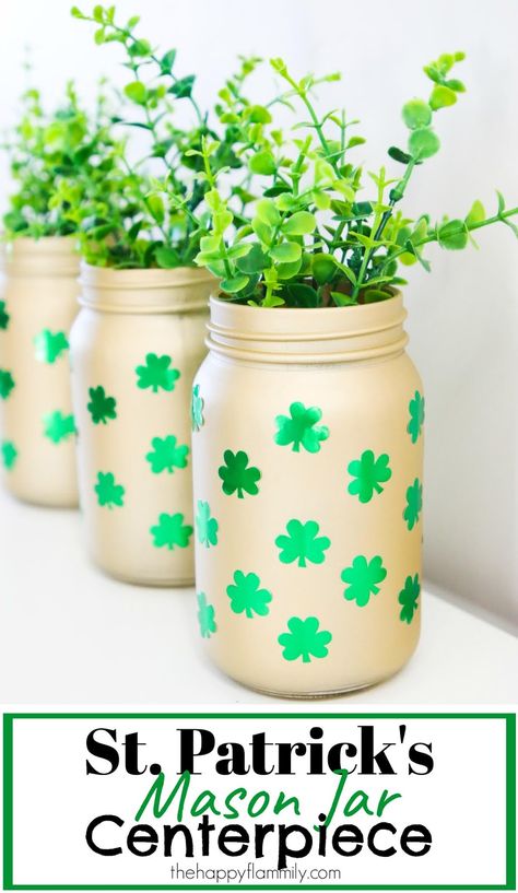 St Patrick's Mason Jar Centerpiece DIY St Patrick’s Crafts, St Patrick’s Day Crafts, Stpatricksday Crafts, Easter Crafts For Adults Diy, Diy St Patrick's Day Crafts, Diy Easter Crafts, St Patricks Decorations, St. Patrick's Day Diy, Fete Saint Patrick