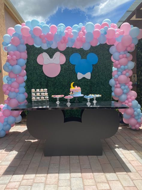 Gender Reveal Mickey And Minnie, Disney Theme Gender Reveal, Mickey Or Minnie Gender Reveal, Mickey And Minnie Gender Reveal, Disney Gender Reveal, Minnie Baby Shower, Gender Reveal Baby Shower Themes, Disneyland Birthday, God Baby