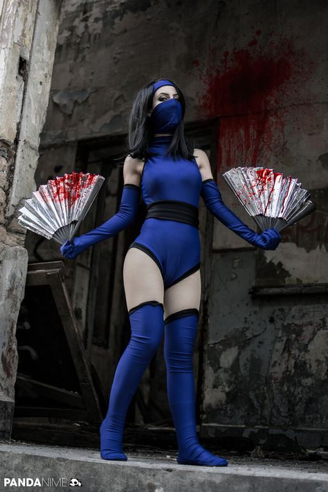 Top 30 Best Kitana Cosplays of All Time | GAMERS DECIDE Kitana Outfit, Kitana Costume, Poison Ivy Halloween Costume, Kitana Cosplay, Cosplay Ideas Women, Top Cosplay, Warrior Outfit, Halloween Costume Outfits, Halloween Costumes Makeup