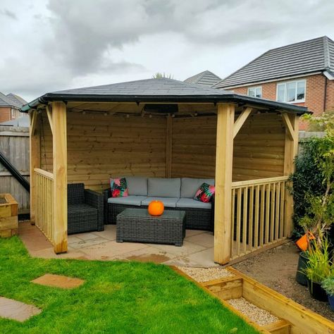 25 Cheap DIY Gazebo Ideas - HouseResults Gazebo Ideas Backyard Cheap, Pool Gazebo Ideas Cabanas, Diy Gazebo Ideas Cheap, Diy Gazebo Ideas, Small Garden Gazebo, Gazebo Diy, Corner Gazebo, Small Gazebo, Gazebo Design