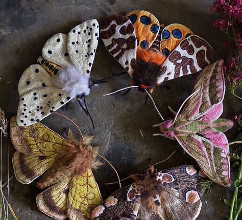 Embroidered fabric moths by #homemadetrap UK Moth Art, Textile Sculpture, Fabric Butterfly, Insect Art, Handmade Textiles, Creation Couture, Fabric Birds, Art Textile, Soft Sculpture