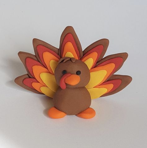 Thanksgiving Clay Ideas, Cute Clay Ideas Easy, Gumpaste Animals, Clay Turkey, Cute Clay Ideas, Clay Ideas Easy, Cake Themes, Clay Halloween, Mom Activities