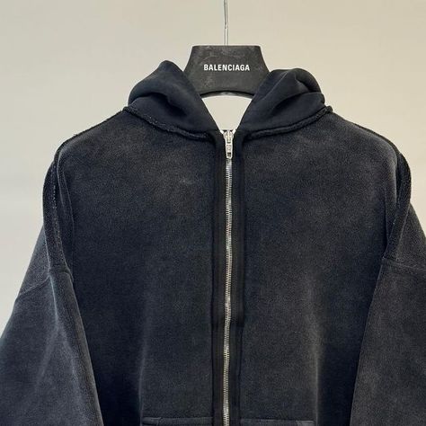 mfw o_o on Instagram: "New: Inside-Out Zip-Up Hoodies from Balenciaga Summer24  Inside out design First hoodie is featured in look 38 of the collection, washed out effect on heavy fleece, no logo Second hoodie is a lighter fabric, unity icon logo on back, non runway Photos are mine  #demna #demnagvasalia #balenciaga" Emotion Board, Balenciaga Hoodie, Graphic Design Images, Eye Painting, Mens Outfit Inspiration, Zip Up Hoodies, Zip Up, The Collection, Light Fabric