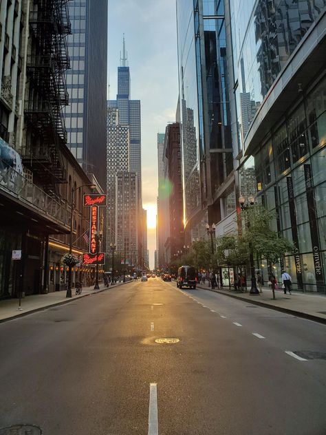 Daily walk back after work in Chicago [3024x4032] City Scape Drawing Perspective, Zepeto Background Road, City Perspective Photography, Chicago City Photography, City Scape Photography, Street Building Photography, City Street View Perspective, City Road Background, Building Street View