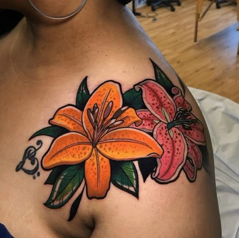 Tiger Lily Tattoo, Black Owl Tattoo, Tiger Lily Tattoos, Tatuaje Cover Up, Dark Skin Tattoo, Skin Color Tattoos, Girl Shoulder Tattoos, Lily Flower Tattoos, Black Owl