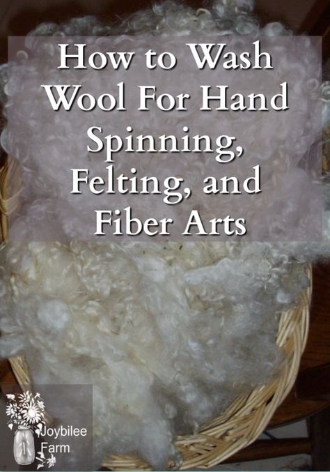 Garden Whirligig, Spinning Yarn Fiber, Farm Diy, Homesteading Ideas, Wire Craft, Spinning Wool, Spinning Yarn, Diy Weaving, Wool Dryer Balls