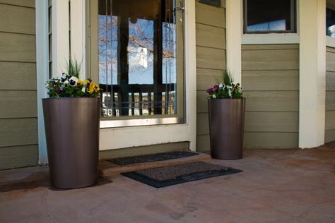 DIY Tall Planters - Budget Equestrian Diy Tall Planters, Planter Front Door, Tall Planters Front Door, Cheap Planters, Front Door Planters, Tall Planter Ideas, Diy Planters Outdoor, Front Porch Planters, Porch Planters