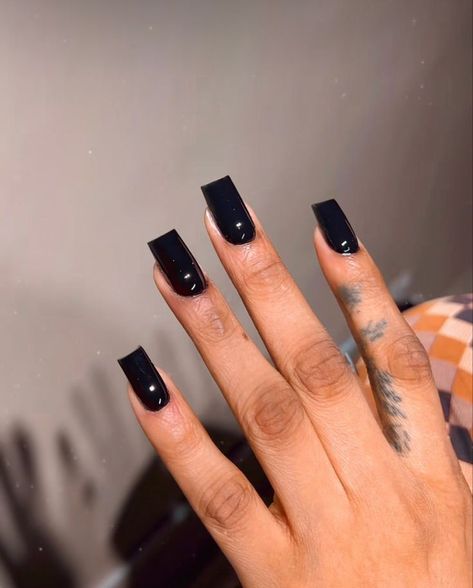 Short Black Tapered Square Nails, All Black Acrylic Nails Square, Square Black Acrylic Nails, Black Tapered Square Nails, All Black Acrylic Nails, Black Nails Black Women, All Black Nails Acrylic, Short Black Acrylics, Square Black Nails