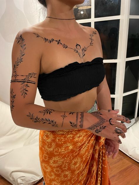 Henna Half Sleeve Tattoos For Women, Shahnameh Tattoo, Persian Henna Design, Henna On Chest, Henna Tattoo Designs Arm Sleeve, Desi Tattoo, Cherry Blossom Tattoo Shoulder, Practice Henna, Henna Tattoo Diy